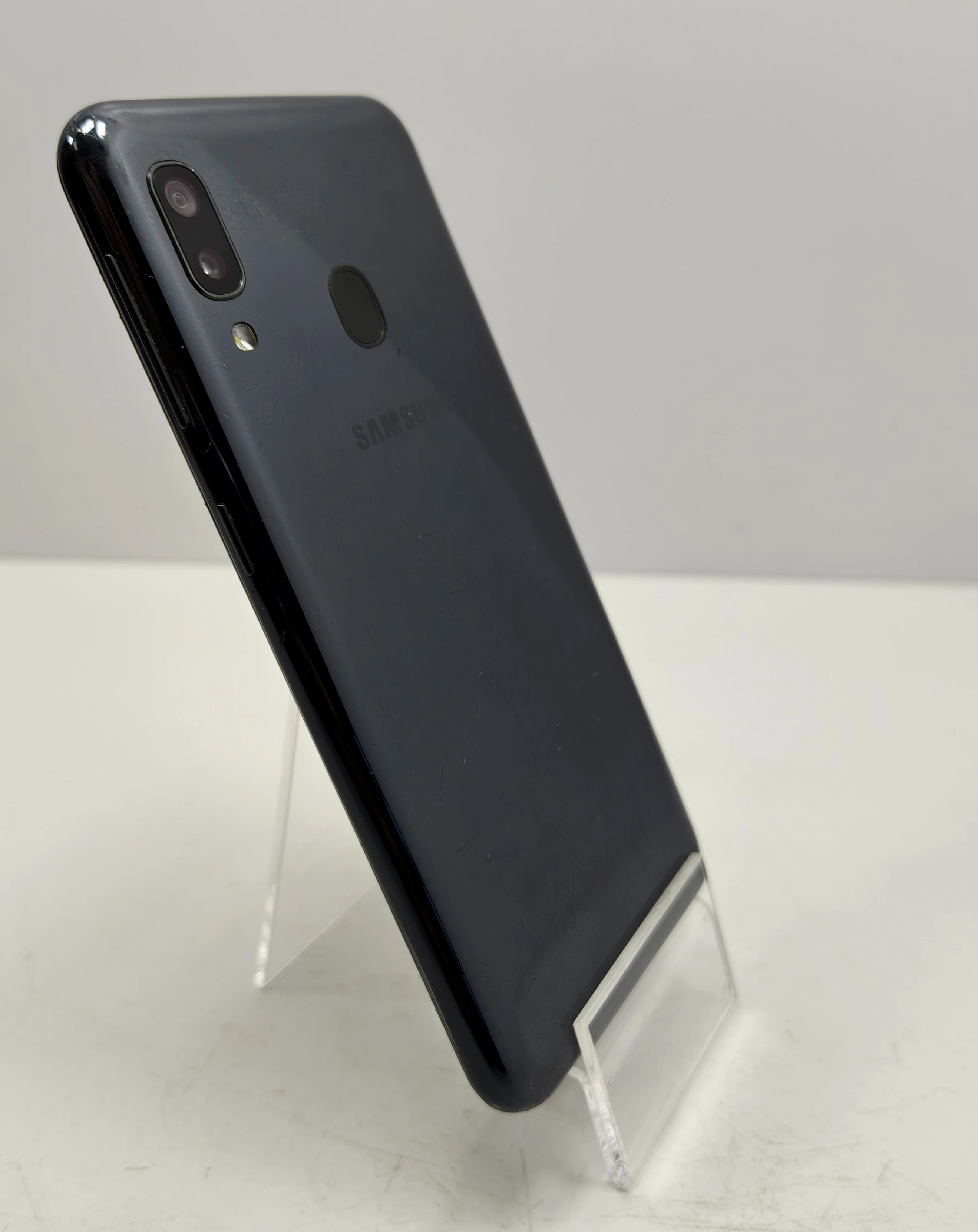 telefon-samsung-a20e-332gb-solo-kod-producenta-sm-a202fzkdxeo