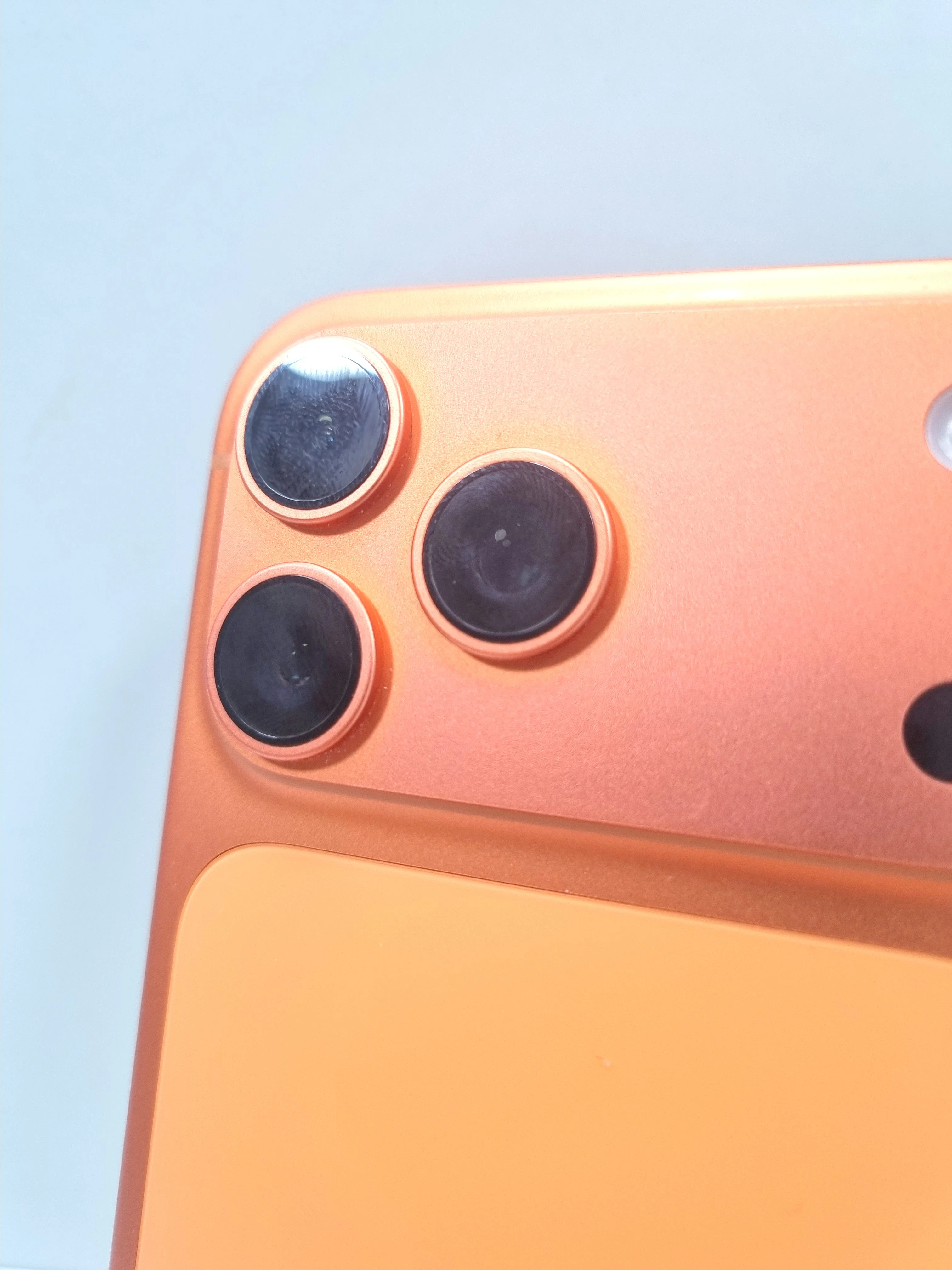 telefon-iphone-17-pro-max-256gb-przekatna-ekranu-690