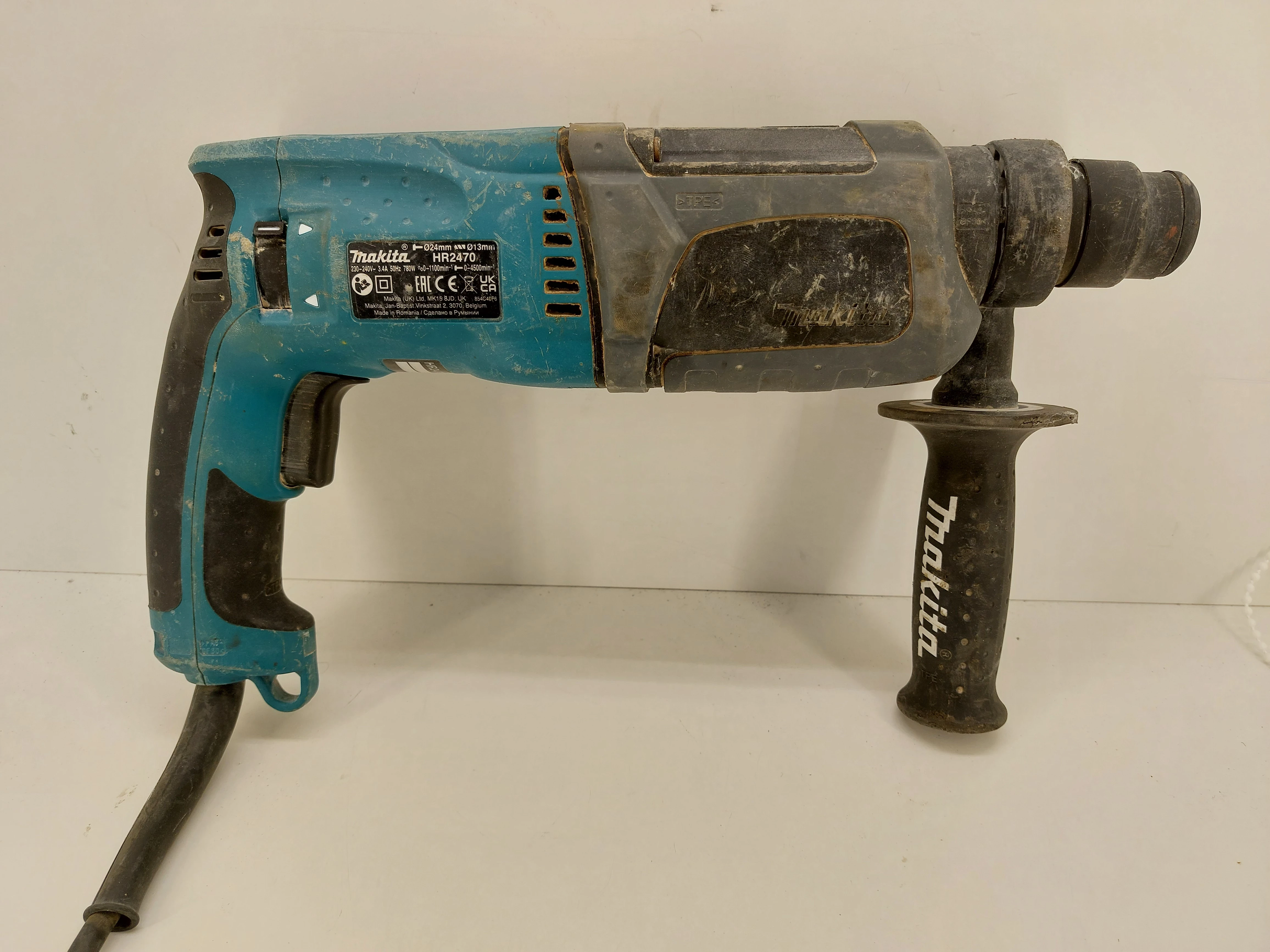 mlot-wiertarka-mlotowiertarka-makita-hr2470-780w-sds-stan-11323-2