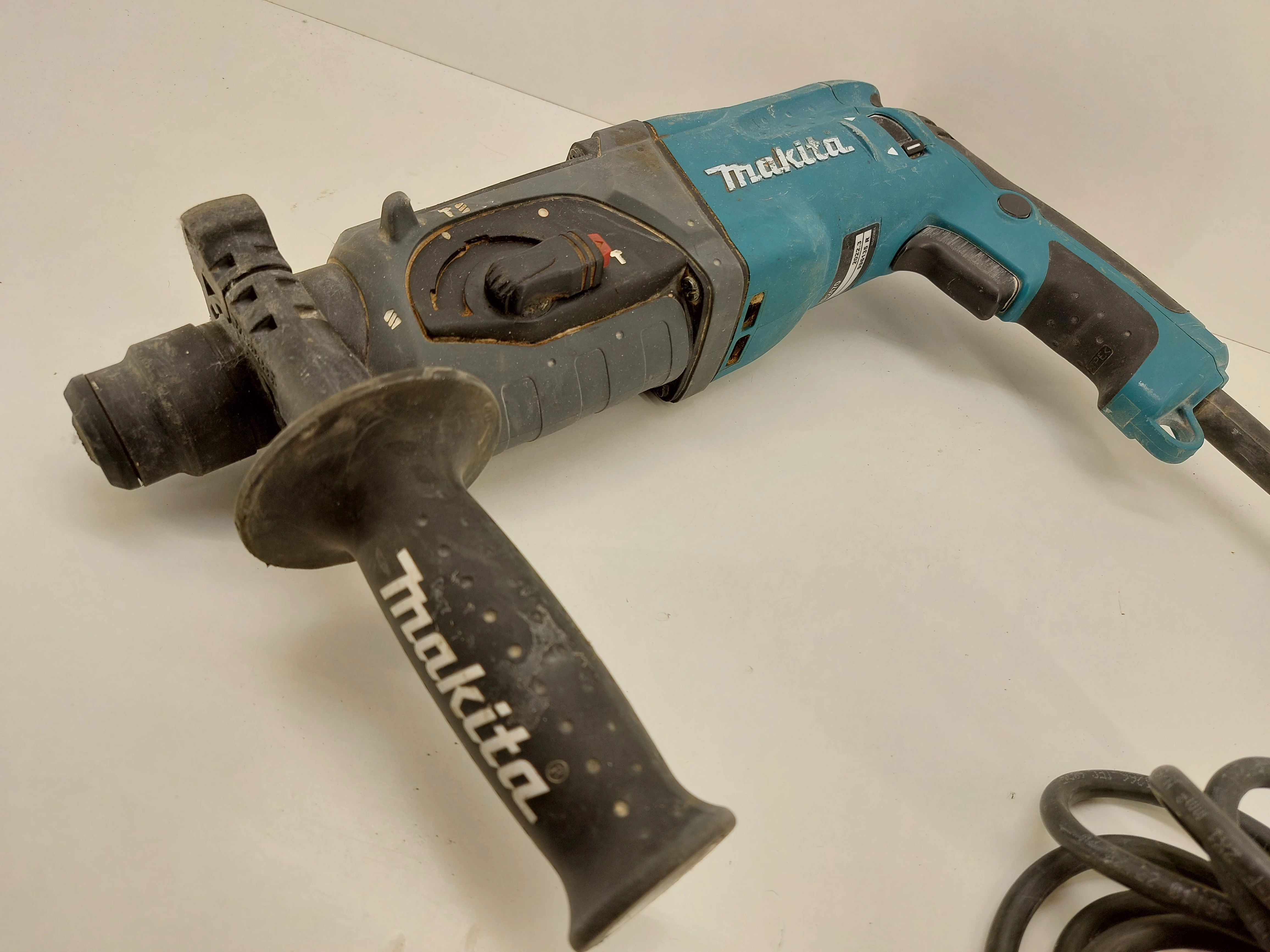 mlot-wiertarka-mlotowiertarka-makita-hr2470-780w-sds-maksymalna-moc-78000