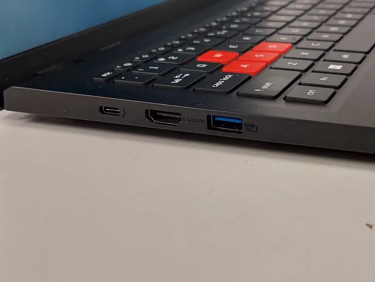 laptop-laptop-acer-nitro-lite-16-ram16gb512gb-przekatna-ekranu-1600