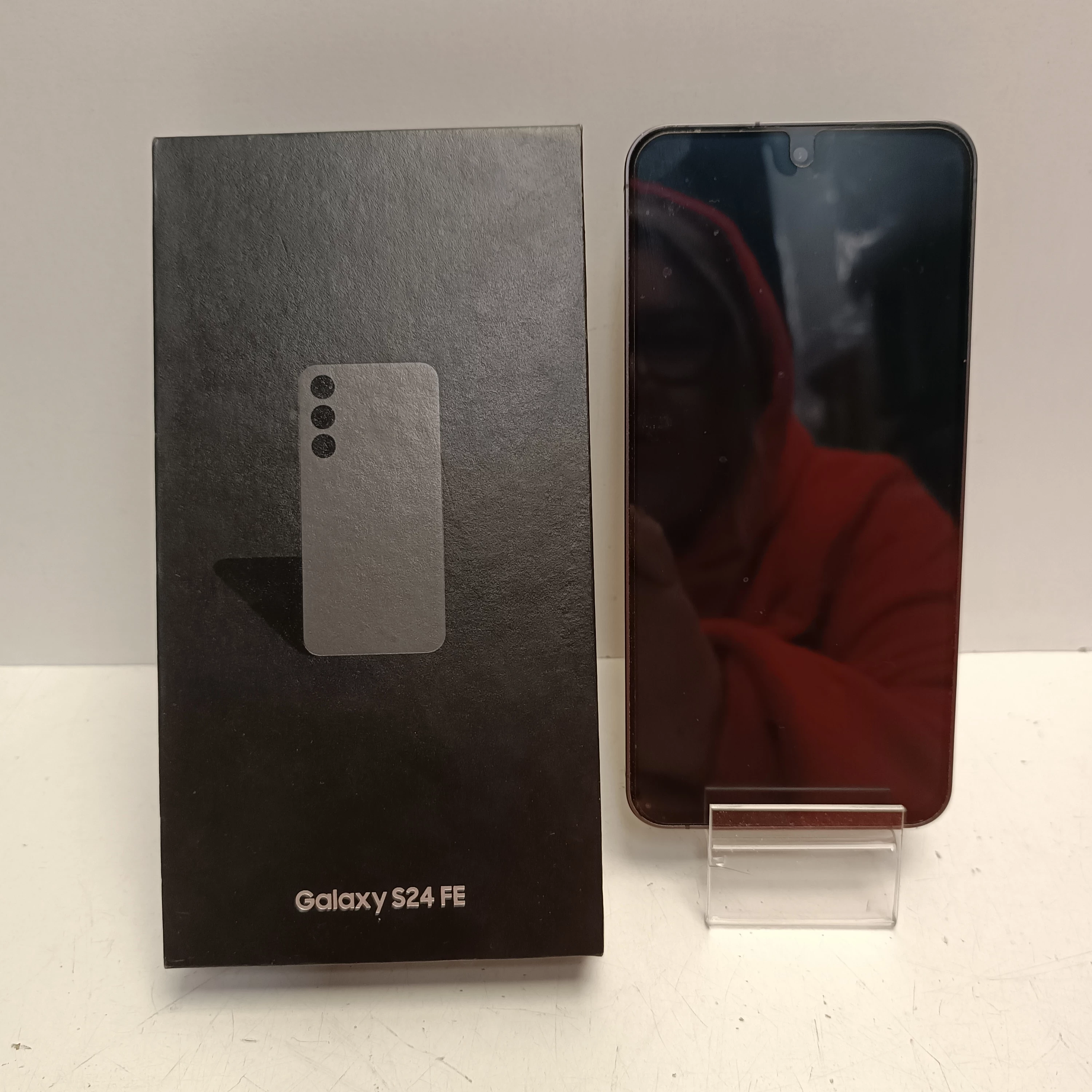 telefon-samsung-galaxy-s24-fe-8128gb-osiedle-teatralne-3u15-krakow