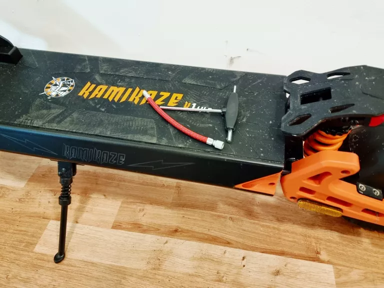 hulajnoga-elektryczna-kamikaze-k1-lite-60km-800w-moc-silnika-80000