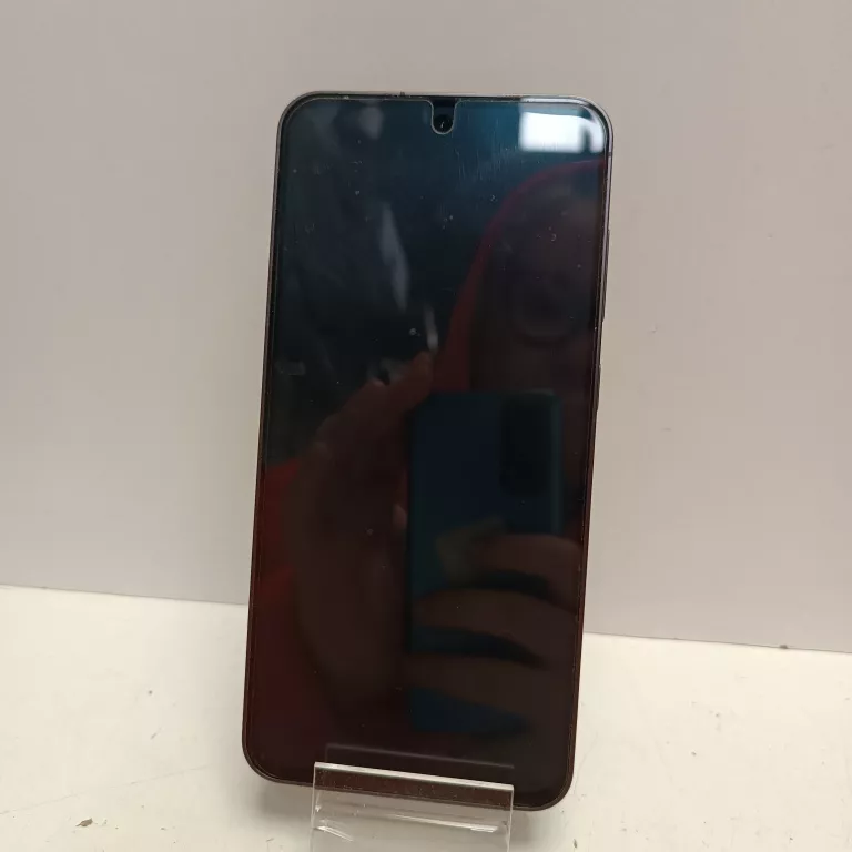 telefon-samsung-galaxy-s24-fe-8128gb-przekatna-ekranu-670