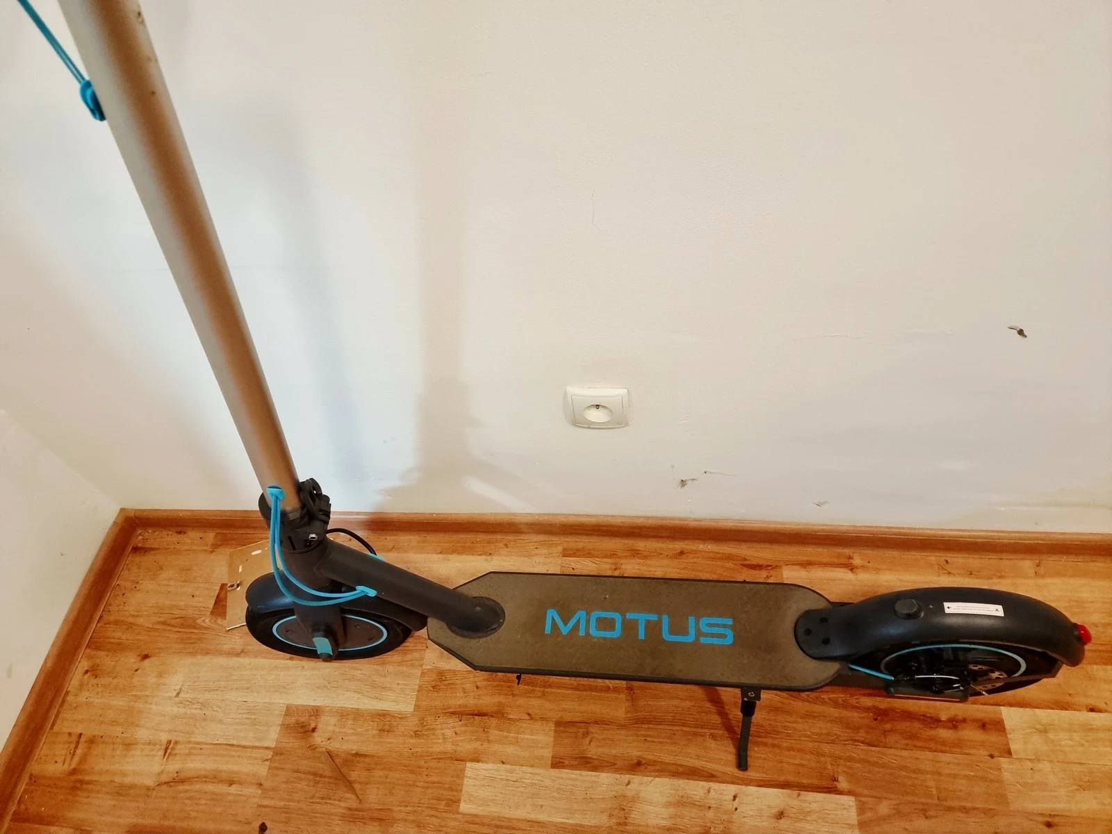 hulajnoga-elektryczna-motus-scooty-10-lite-2022-model-scooty-10-lite-2022