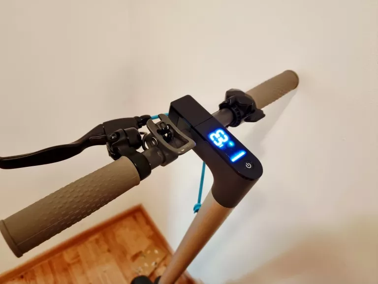 hulajnoga-elektryczna-motus-scooty-10-lite-2022-kod-producenta-akc052