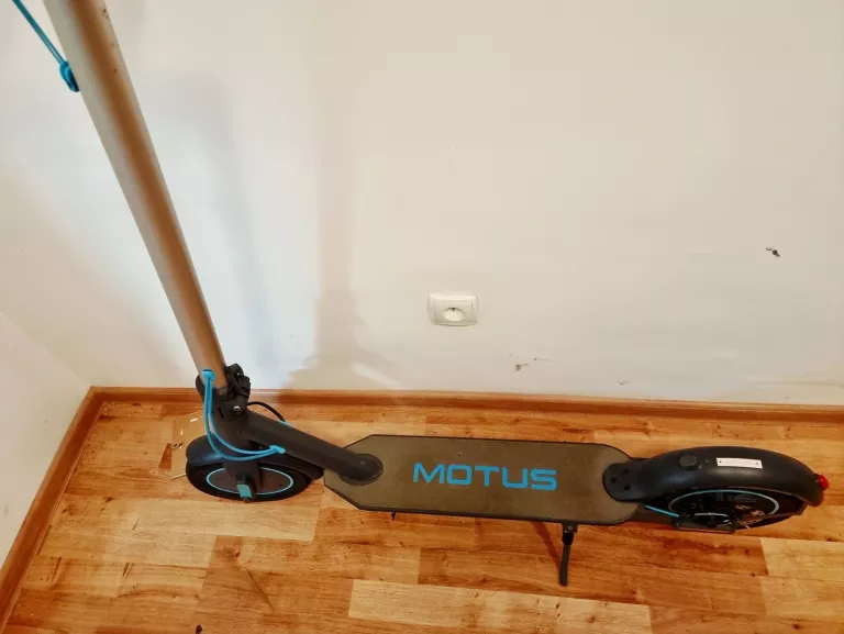 hulajnoga-elektryczna-motus-scooty-10-lite-2022-model-scooty-10-lite-2022