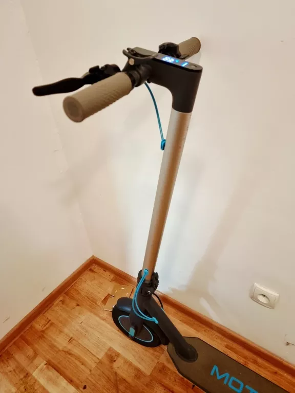 hulajnoga-elektryczna-motus-scooty-10-lite-2022-predkosc-maksymalna-2000