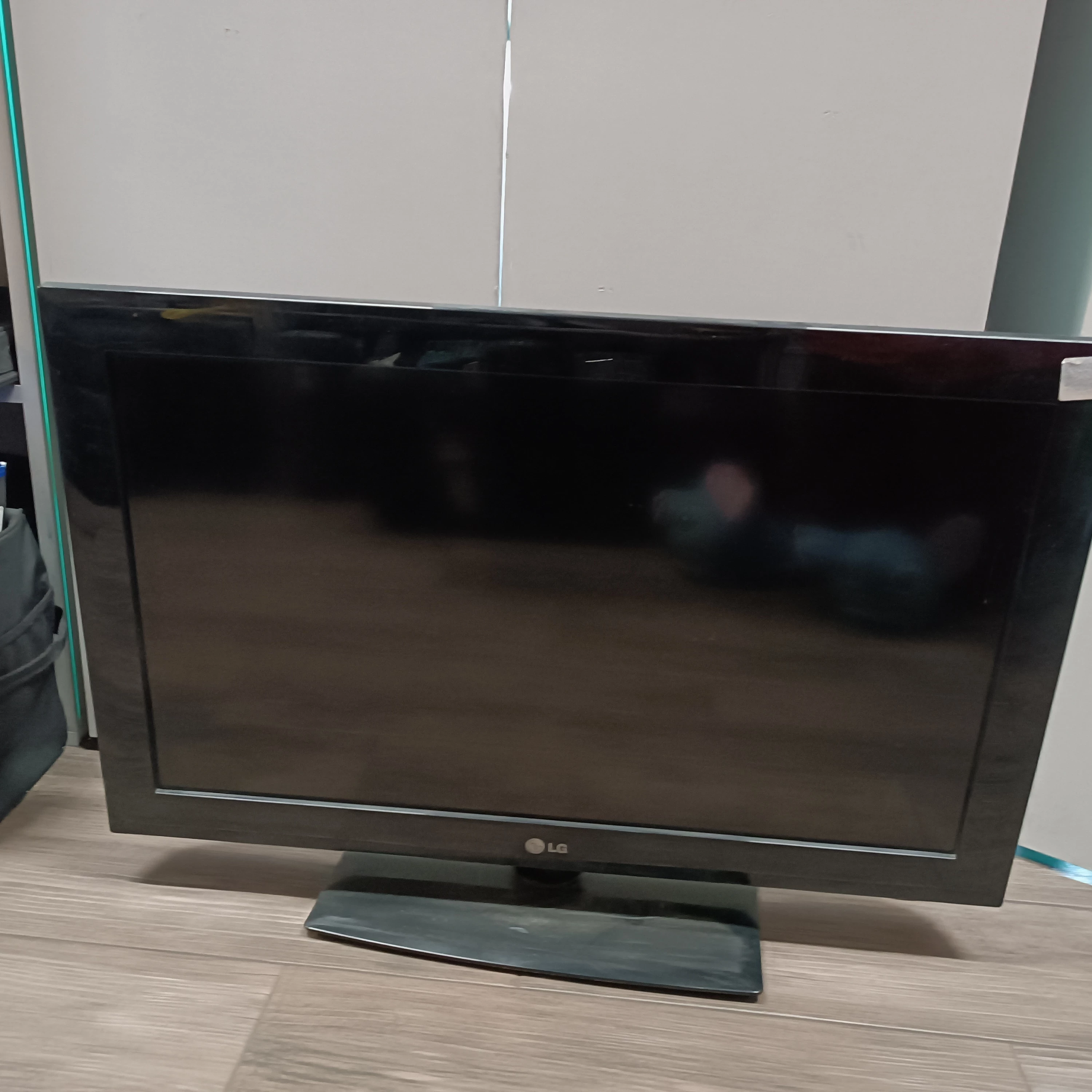 telewizor-lg-32lk430-bez-piolta-i-kabla-zasilajacego-osiedle-teatralne-3u15-krakow