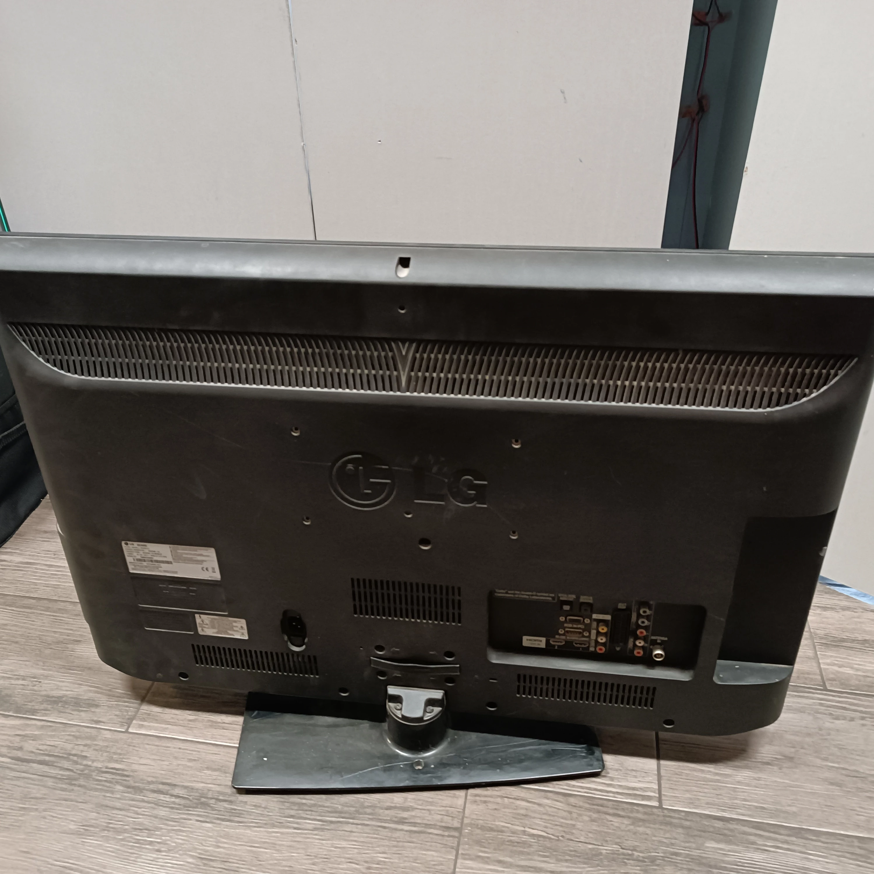 telewizor-lg-32lk430-bez-piolta-i-kabla-zasilajacego-przekatna-ekranu-cale-3200