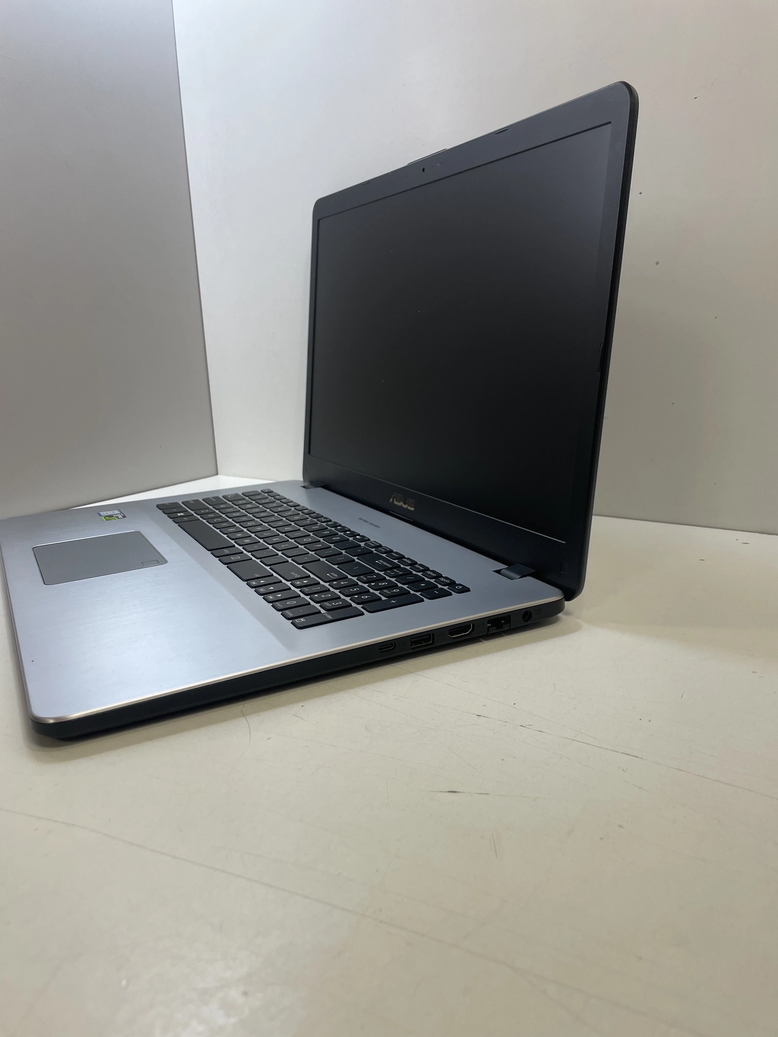 laptop-asus-vivobook-pro-17-pud-liczba-rdzeni-procesora-4329-5