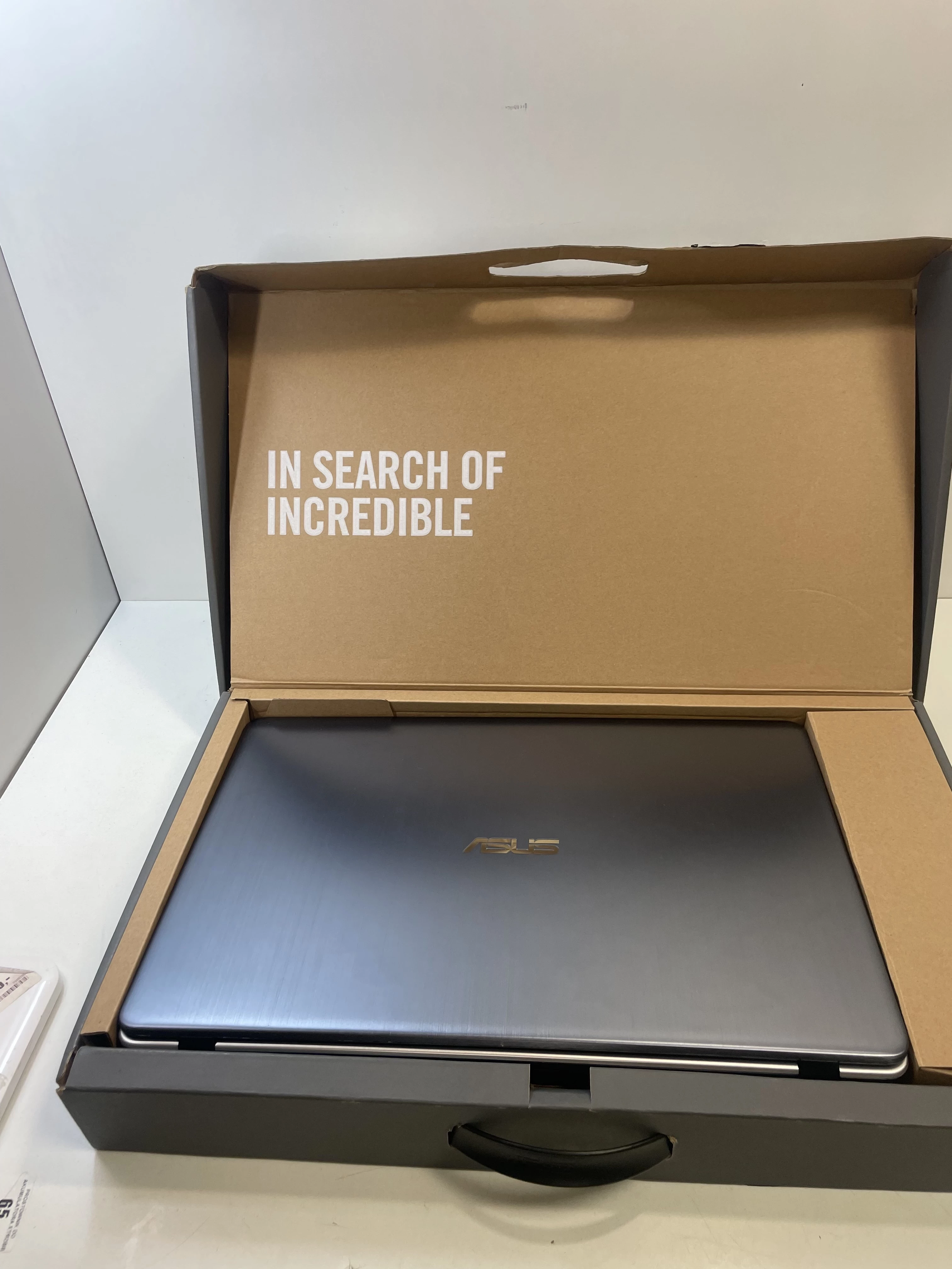 laptop-asus-vivobook-pro-17-pud-przekatna-ekranu-1560