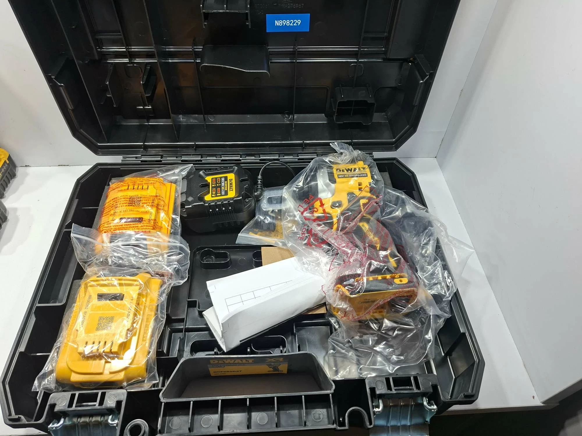 dewalt-dcf850-2x-bateria-walizka-ideal-bielska-45-plock