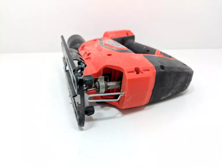 yato-wyrzynarka-18v-yt-82823-2xakumulator-40-ah-i-30-ah-zasilanie-209202-1769478