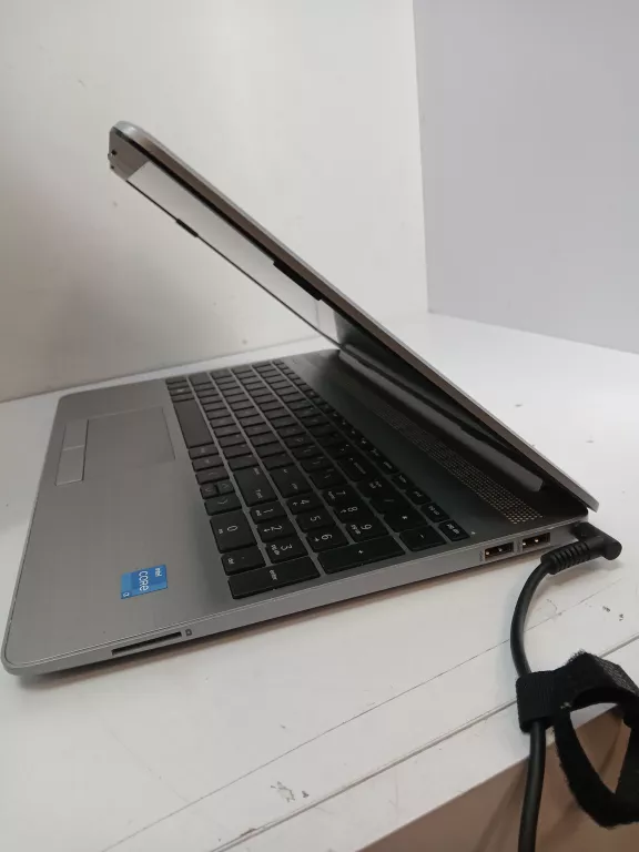 laptop-hp-250-g8-256gb-intel-core-i3-liczba-rdzeni-procesora-4329-2