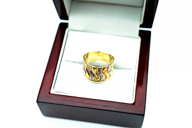 okazaly-zloty-dwukolorowy-pierscionek-pr-333-119g-r-13-8k-rodzaj-2205-2