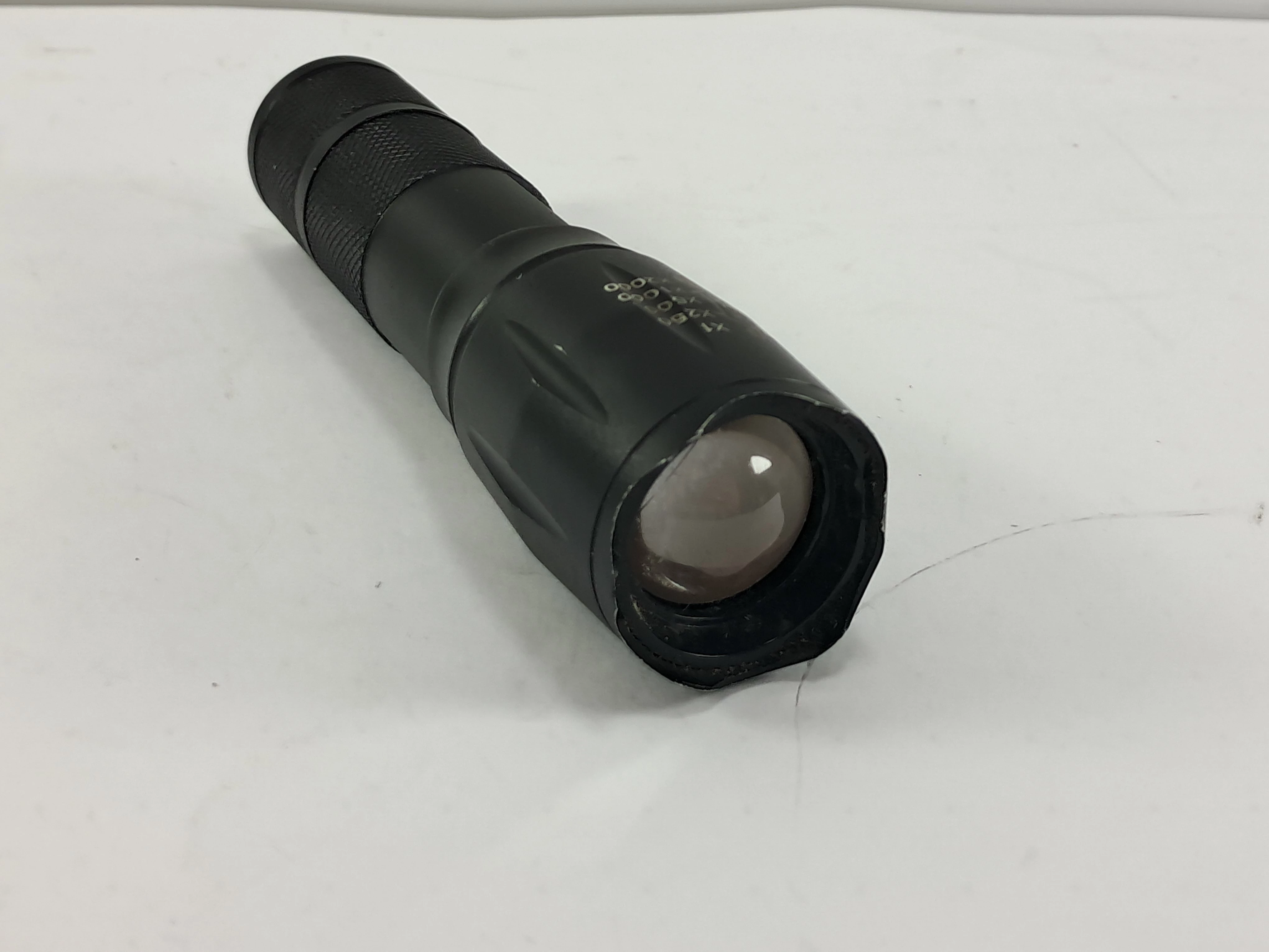 latarka-podreczna-czarna-stan-11323-2