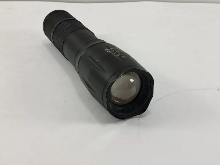 latarka-podreczna-czarna-stan-11323-2