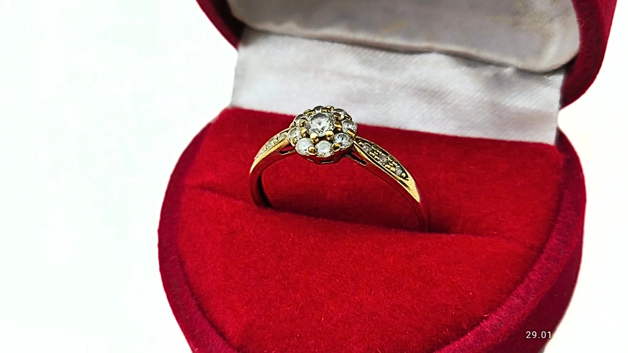 solidny-zloty-pierscionek-z-cyrkoniami-333-151g-r17-material-15835-2