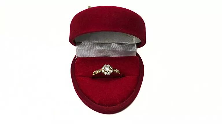 solidny-zloty-pierscionek-z-cyrkoniami-333-151g-r17-kamien-17088-128