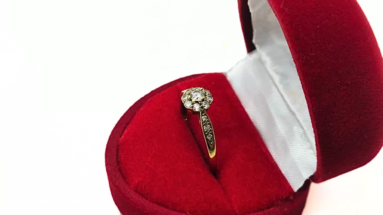 solidny-zloty-pierscionek-z-cyrkoniami-333-151g-r17-rodzaj-2205-2