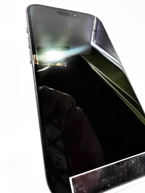 telefon-iphone-15-128gb-91-komplet-play-ean-gtin-0195949036545