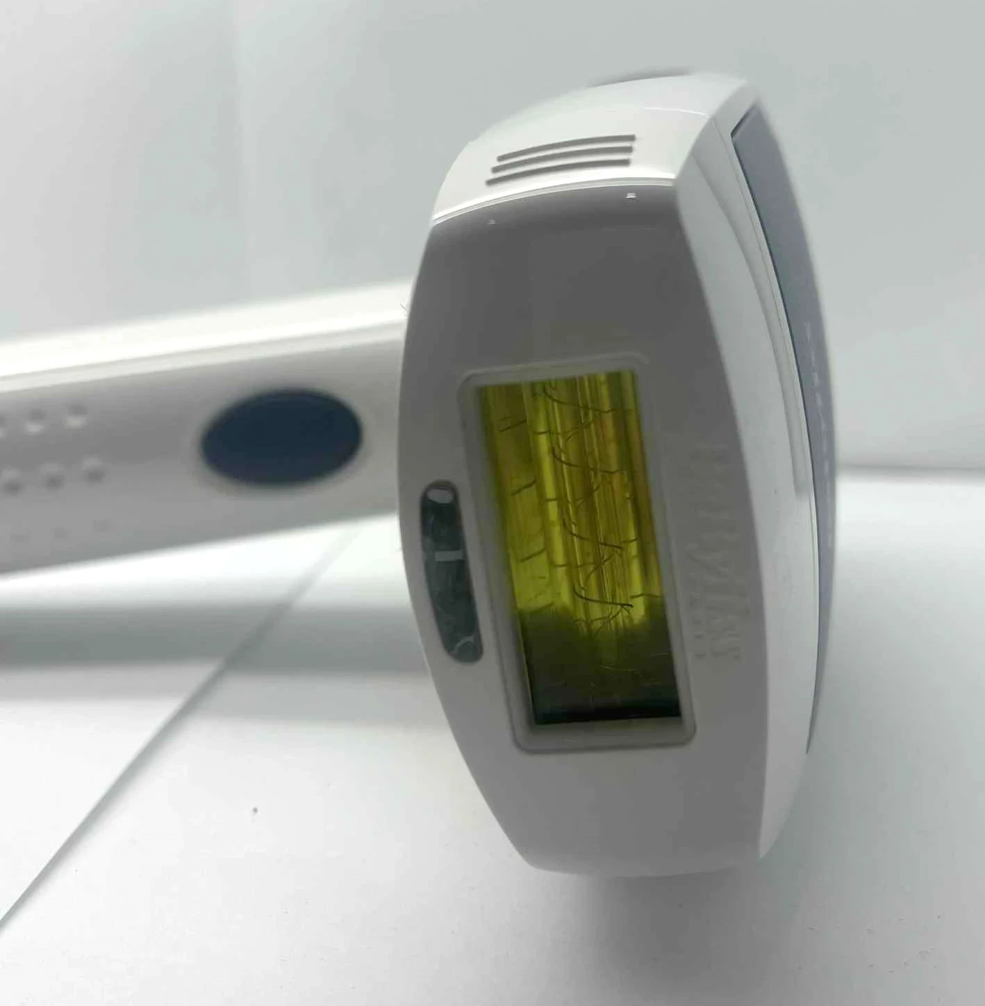 depilator-laserowy-babyliss-g910e-12-v-kolor-dominujacy-129357-2