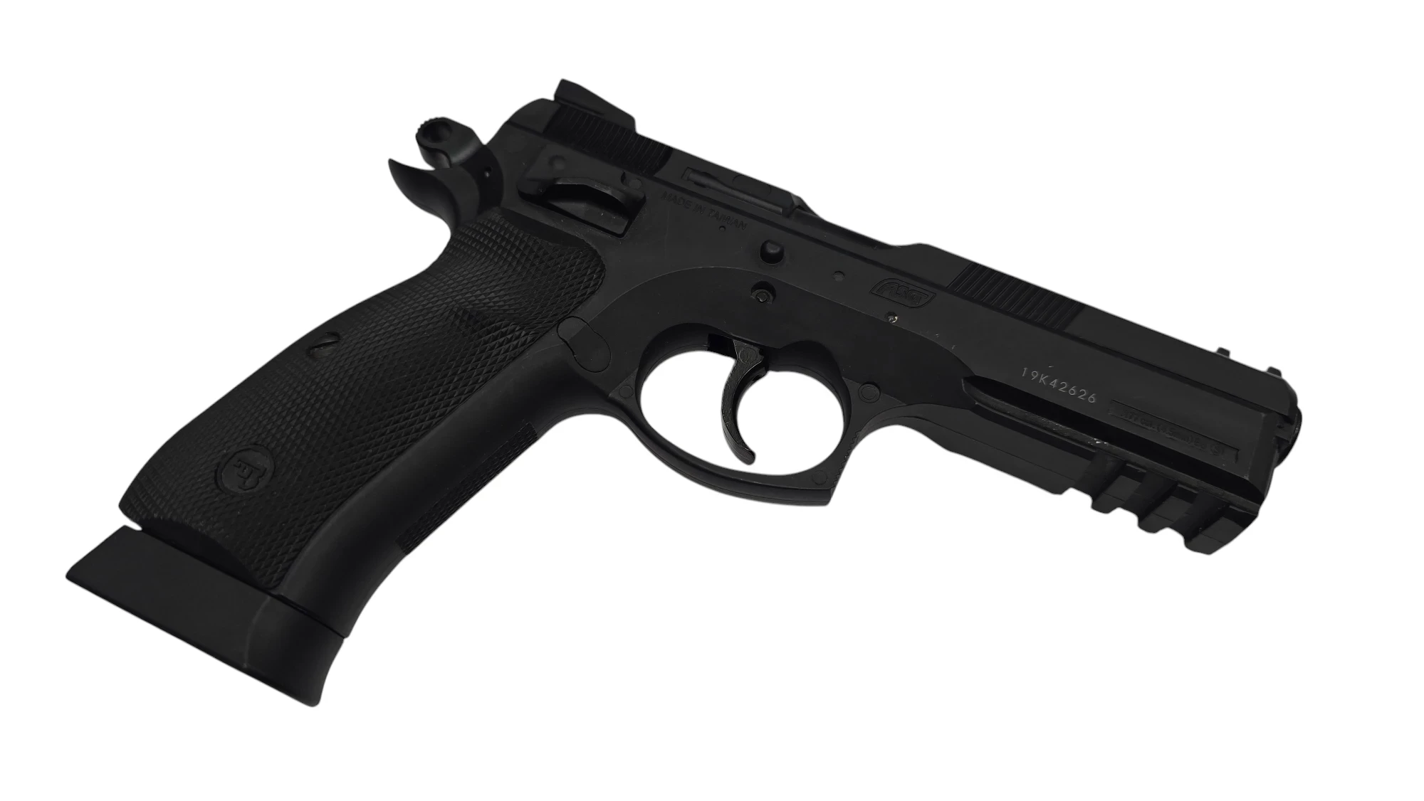 wiatrowka-gazowa-cz-75-sp-01-shadow-6-nabojow-co2-kulki-maksymalna-energia-kinetyczna-30