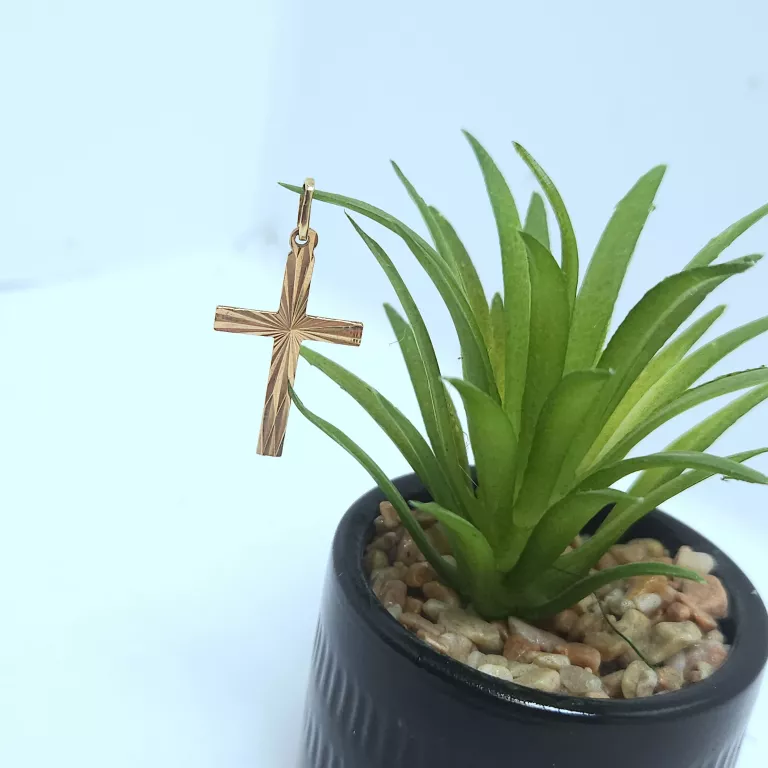 uroczy-zloty-krzyzyk-p585-128-g-staromiejska-6-jawor