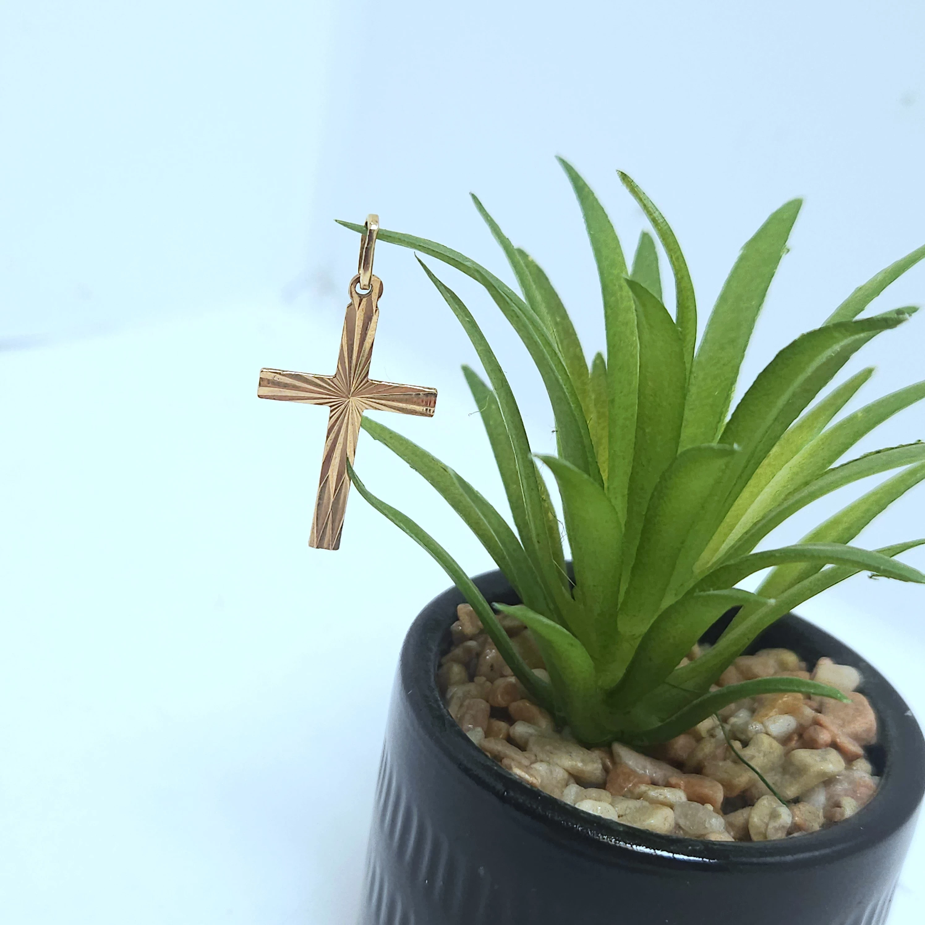 uroczy-zloty-krzyzyk-p585-128-g-staromiejska-6-jawor