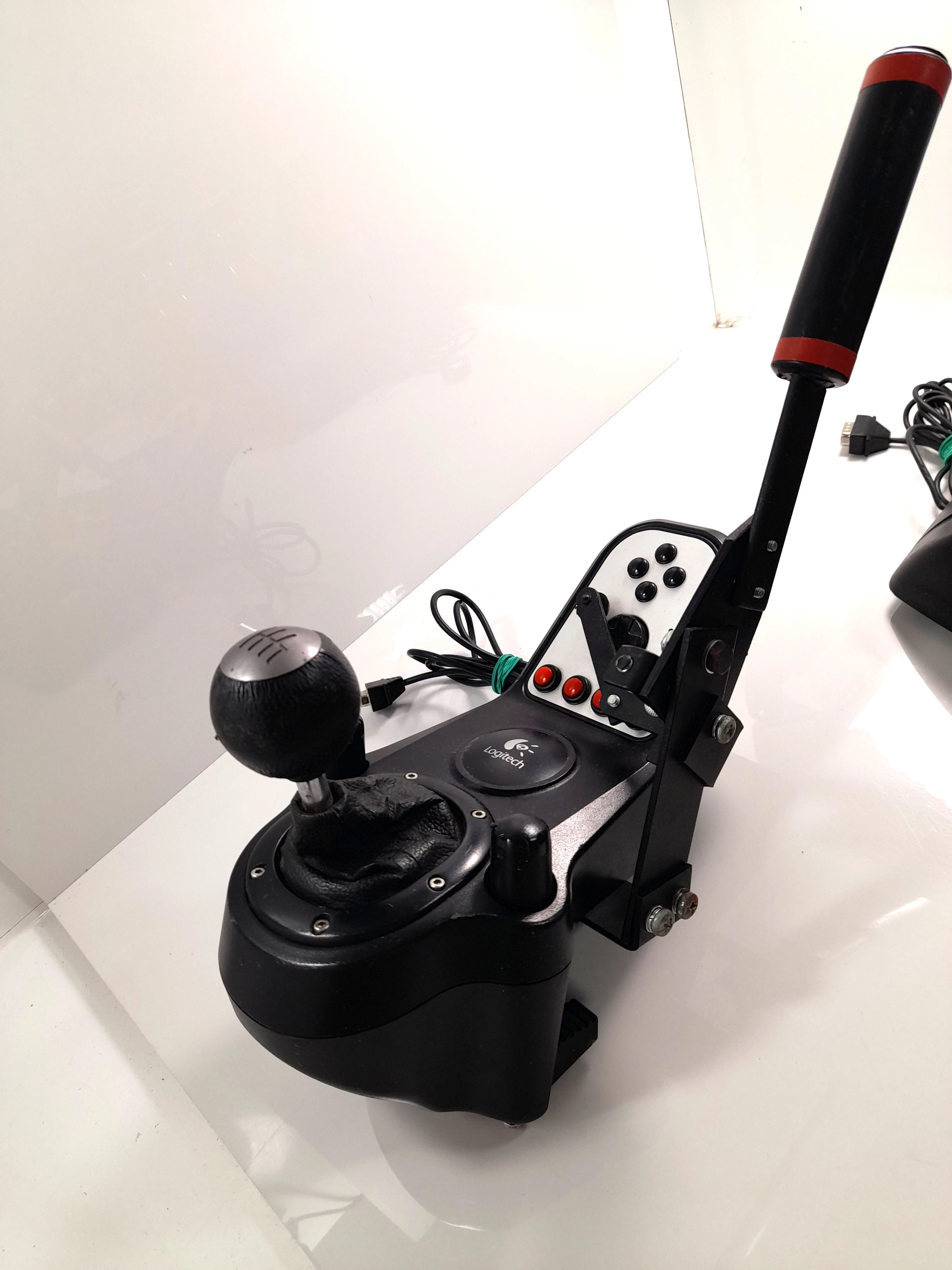 kierownica-logitech-g27-marka-248811-1142682