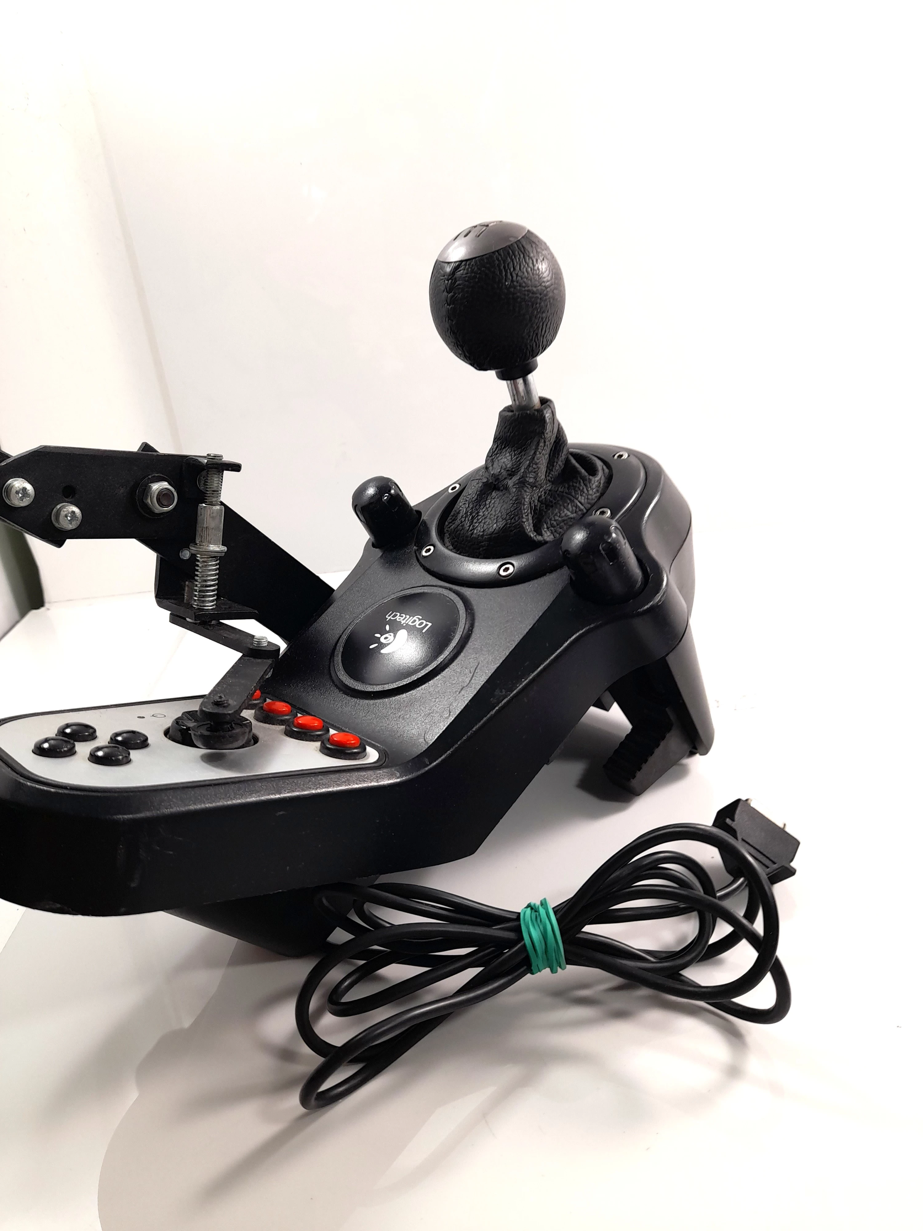 kierownica-logitech-g27-waga-produktu-z-opakowaniem-jednostkowym-9000