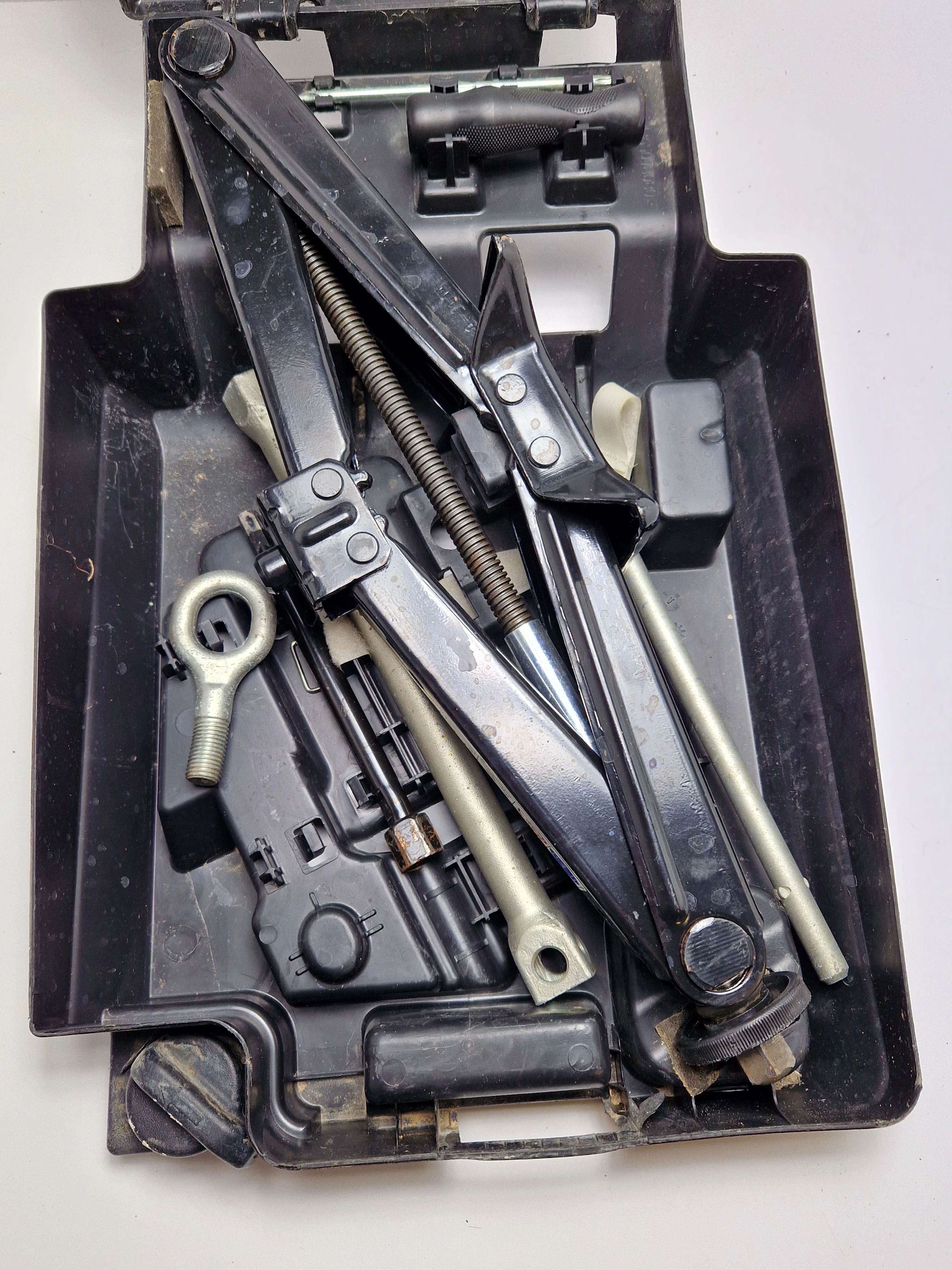 zestaw-naprawczy-walizka-pod-fotel-pasazera-do-ducato-jumper-boxer-stan-11323-2