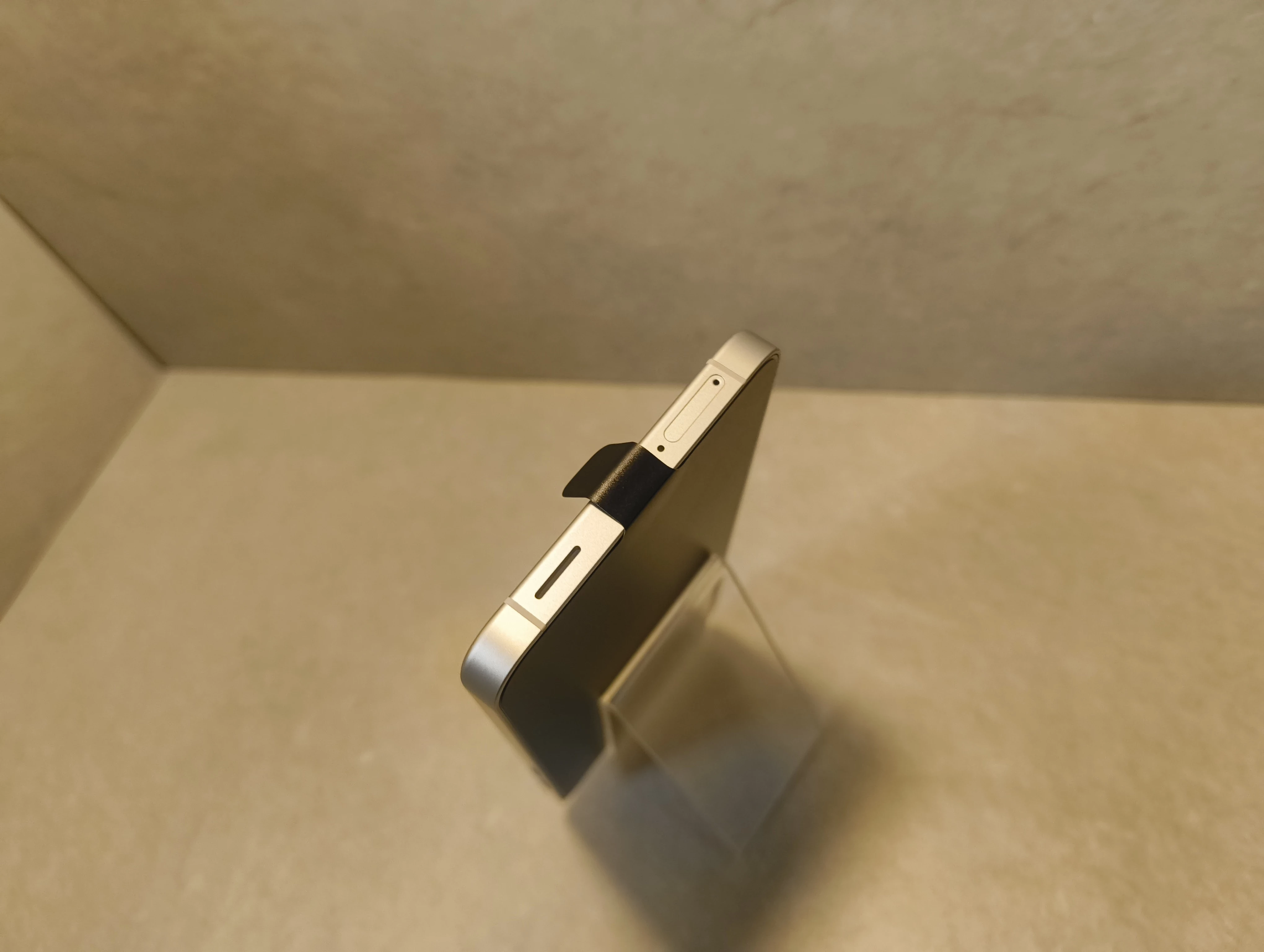 telefon-samsung-galaxy-s25-fe-8128-igla-kod-producenta-sm-s731blbdeue