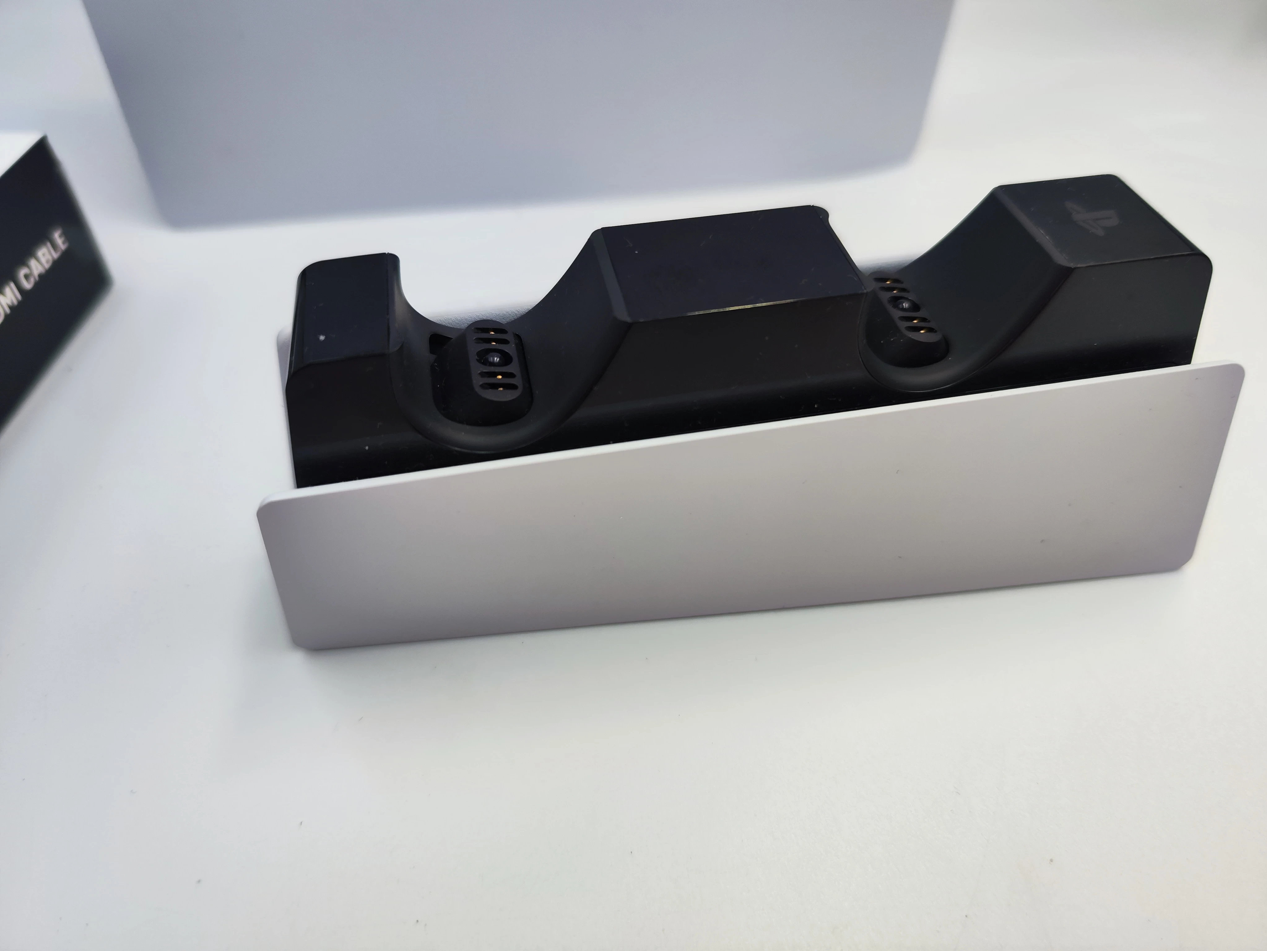 konsola-sony-ps5-pro-2tb-pad-stacja-kable-gwar-wersja-247643-1924797