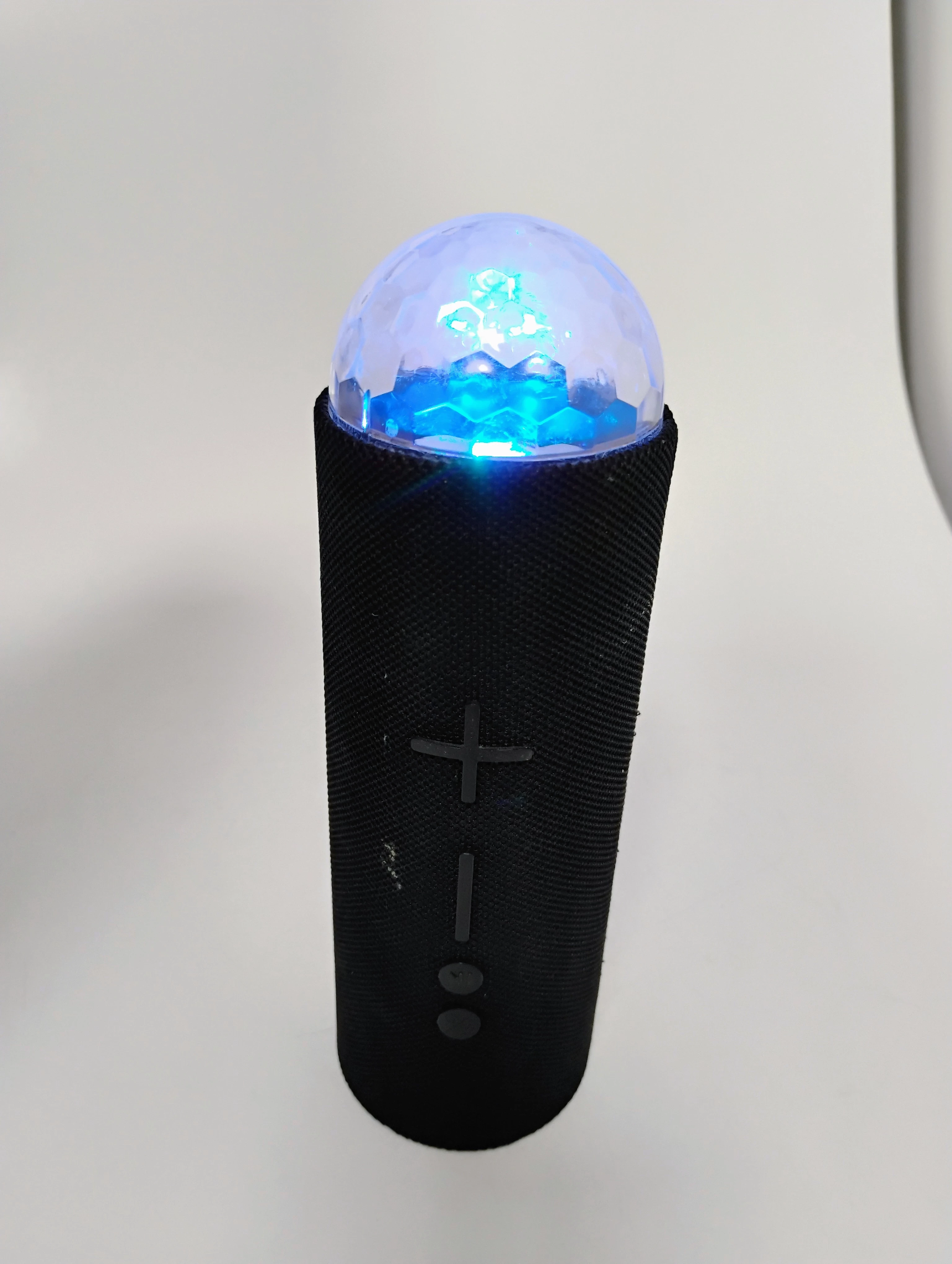 glosnik-czarny-z-lampa-orzegowska-25-bytom