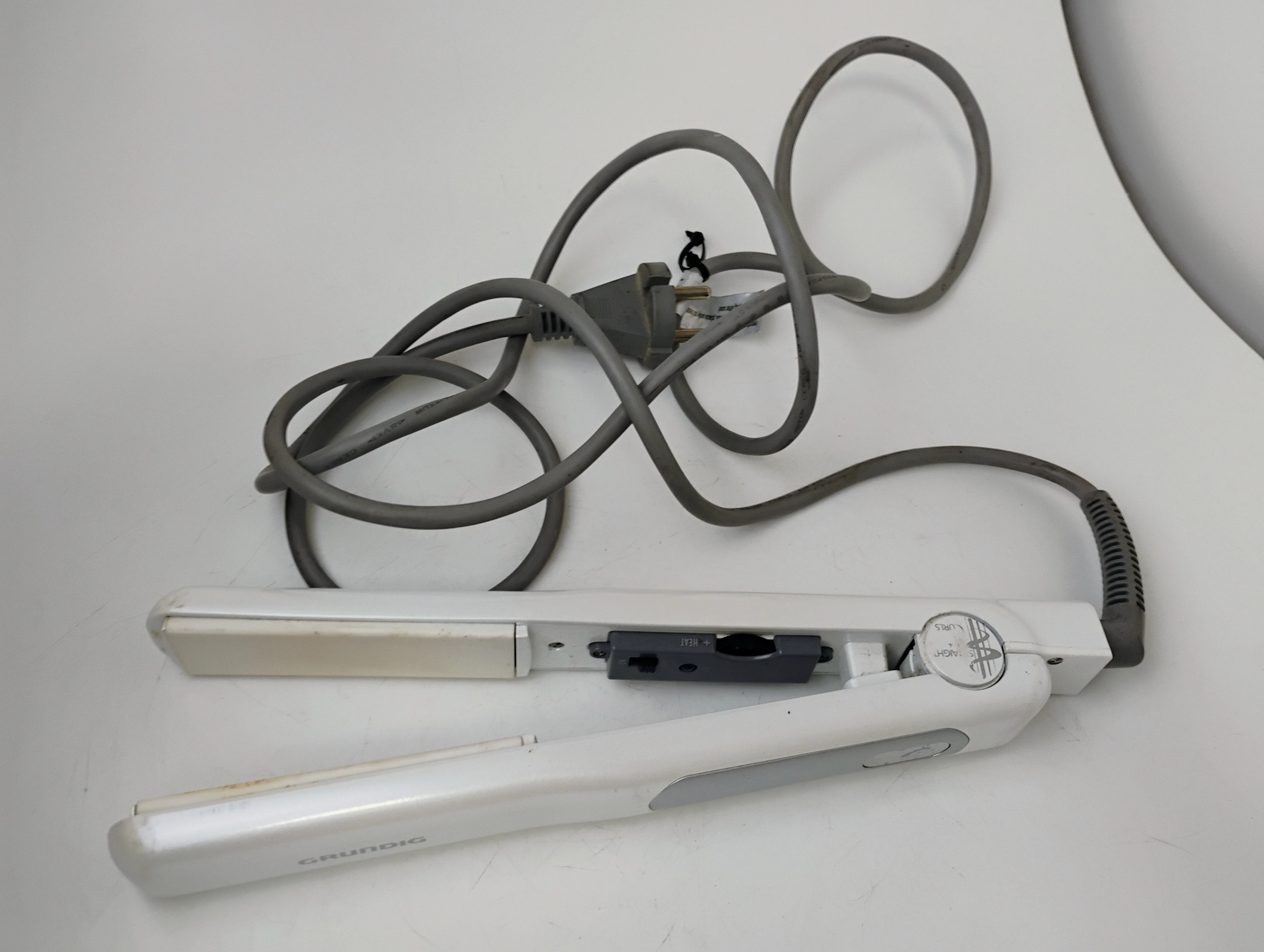 prostownica-grundig-b-typ-203601-217513