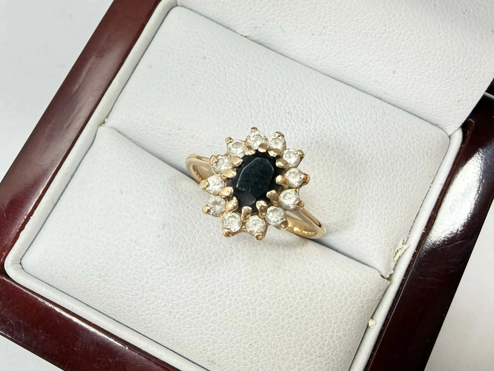 wyrob-jubilerski-uzywany-pierscionek-material-15835-2