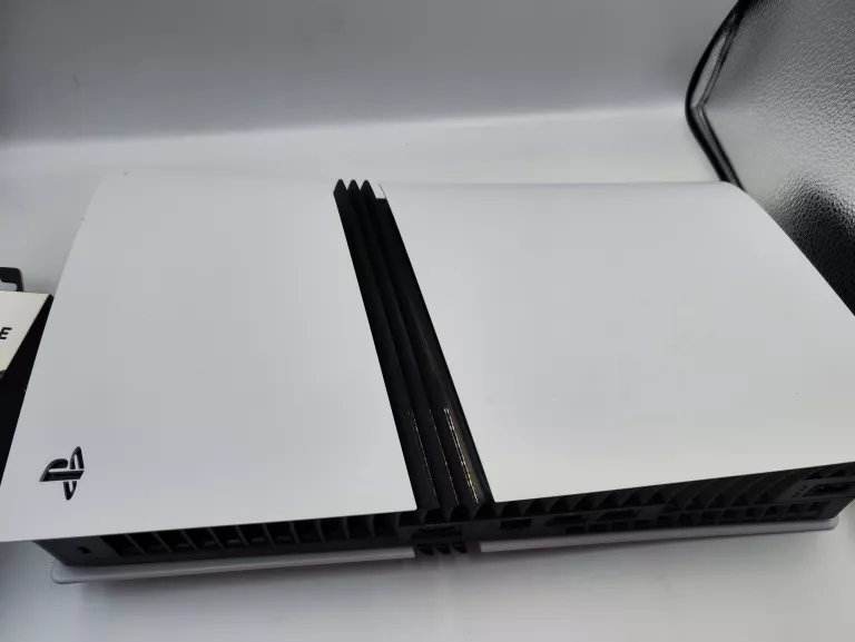 konsola-sony-ps5-pro-2tb-pad-stacja-kable-gwar-stan-opakowania-229205-340245