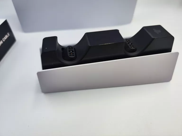 konsola-sony-ps5-pro-2tb-pad-stacja-kable-gwar-wersja-247643-1924797