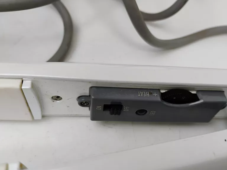 prostownica-grundig-b-stan-11323-2