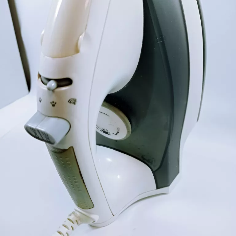 zelazko-adler-ad524-kolor-dominujacy-129357-5