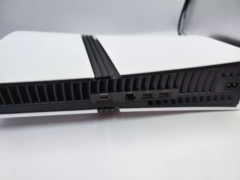 konsola-sony-ps5-pro-2tb-pad-stacja-kable-gwar-stan-11323-2