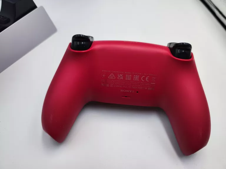 konsola-sony-ps5-pro-2tb-pad-stacja-kable-gwar-kod-producenta-cfi-7121