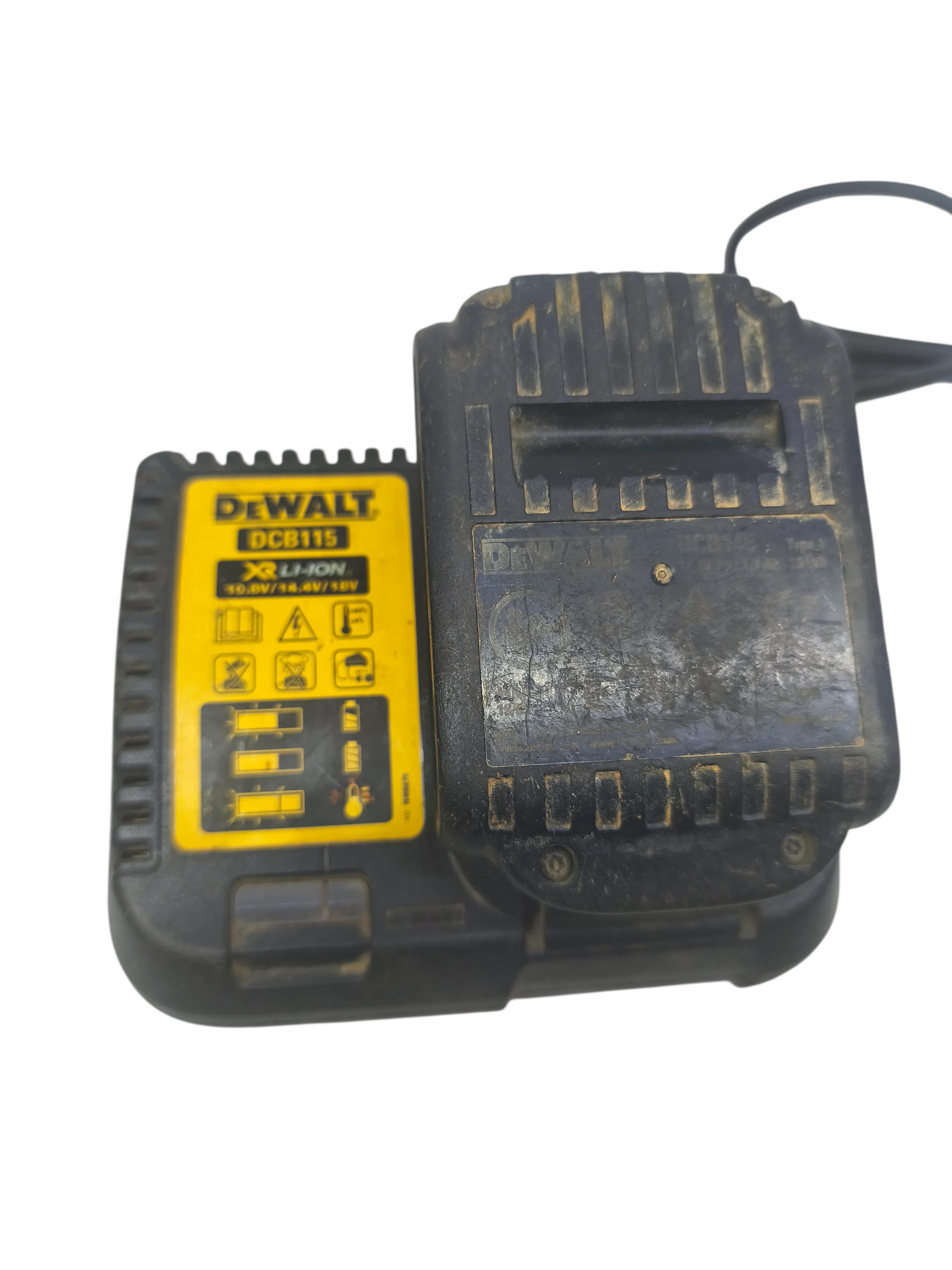 dewalt-uniwersalna-ladowarka-dcb115-aku-144v-13ah-targowa-32-warszawa