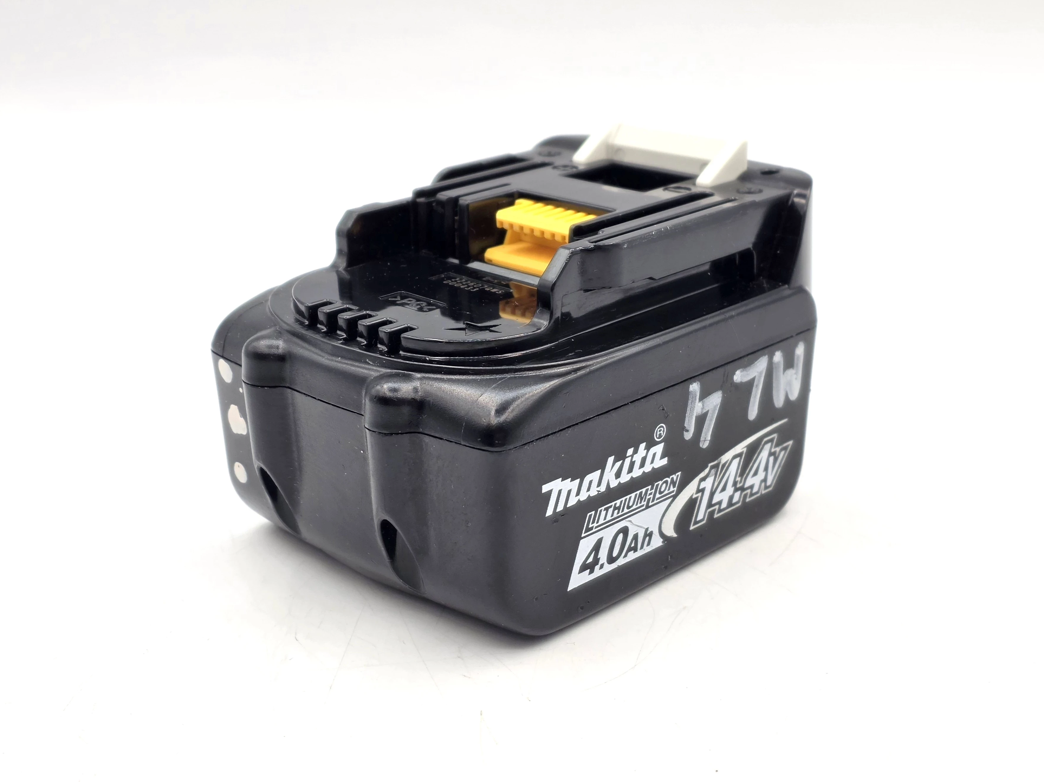 akumulator-makita-bl1440-144v-40ah-58wh-pojemnosc-akumulatora-400