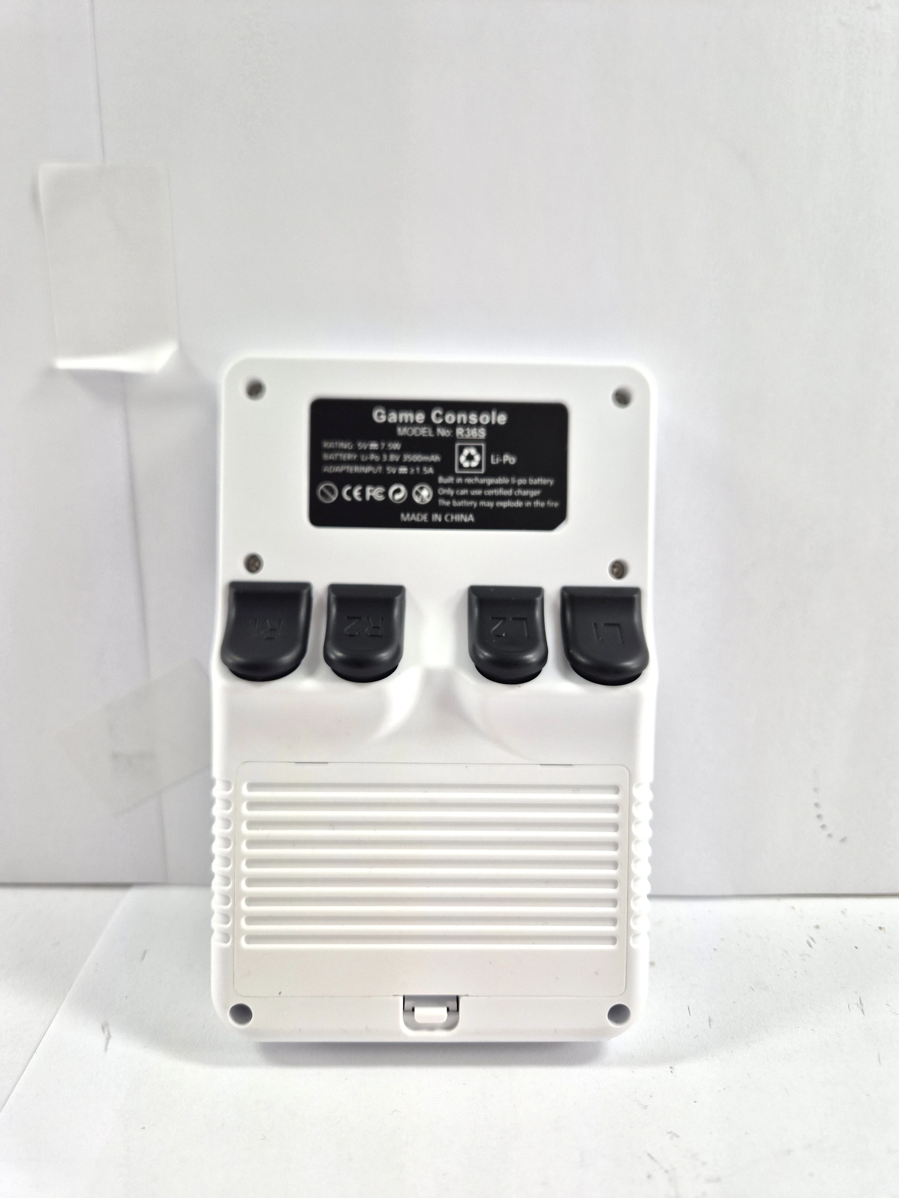 konsola-game-console-r36s-stan-11323-2