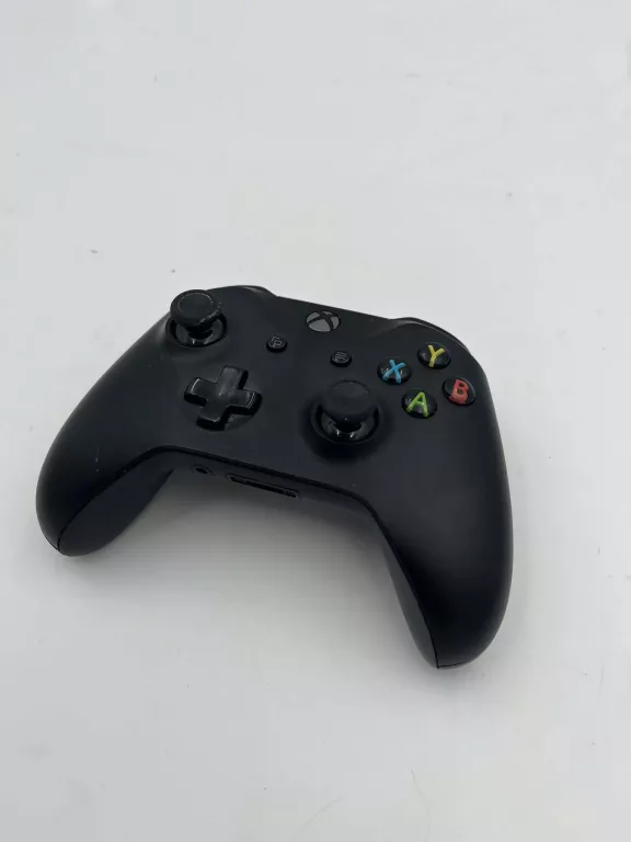 pad-xbox-one-s-marka-248811-1131486