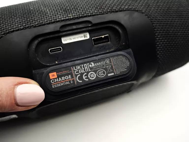 glosnik-jbl-charge-essential-2-funkcje-221089-2