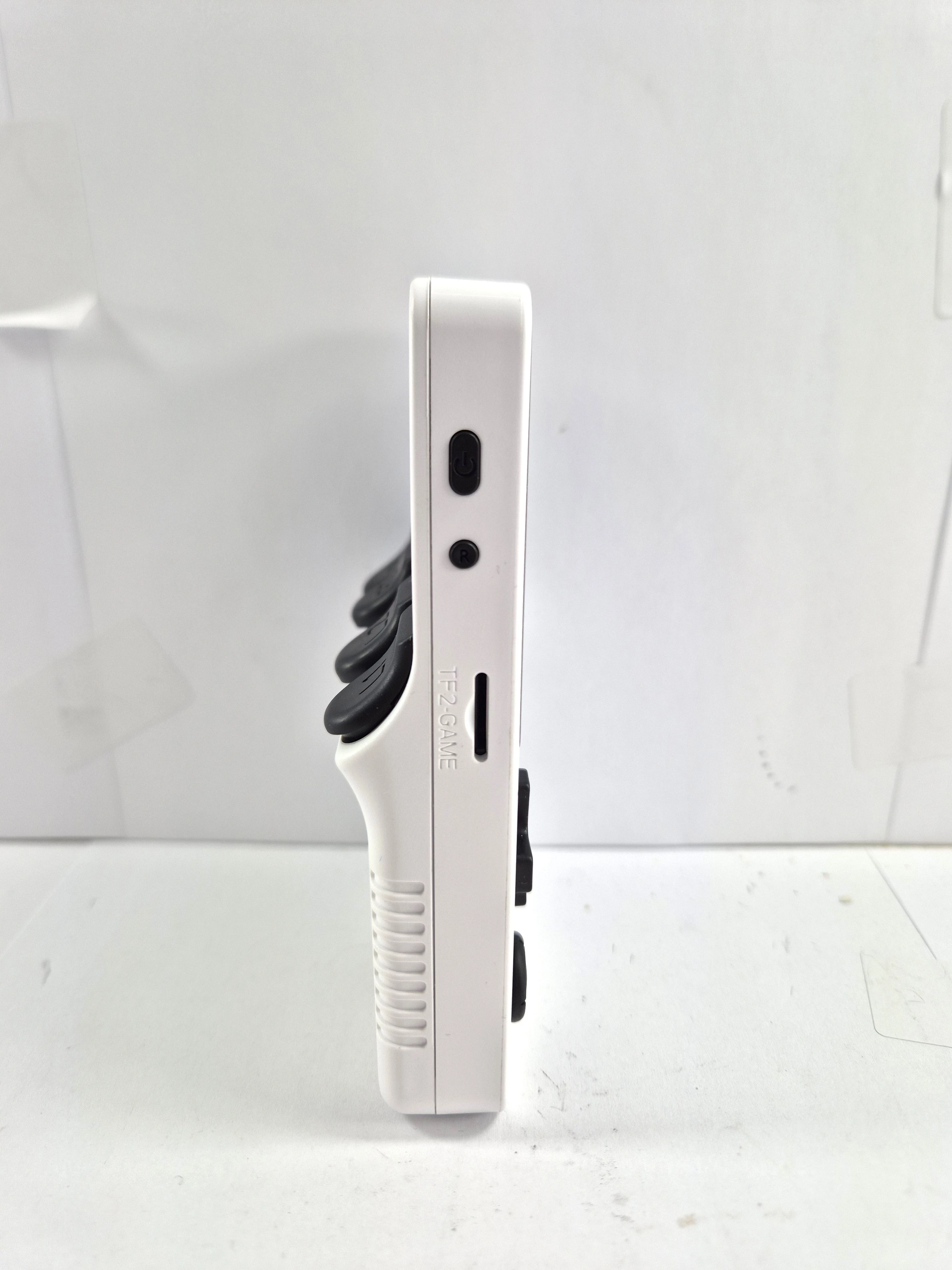 konsola-game-console-r36s-model-r36s-white-64gb